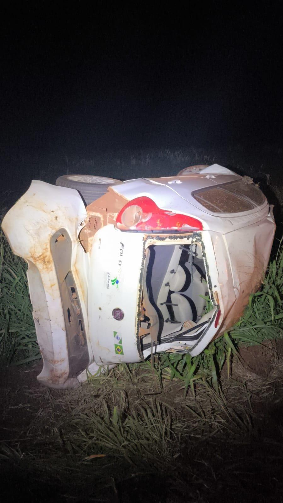 VEÍCULO FURTADO DE ÓRGÃO PÚBLICO CAPOTA NA PR-239 TRECHO QUE LIGA ASSIS CHATEAUBRIAND A JESUÍTAS.