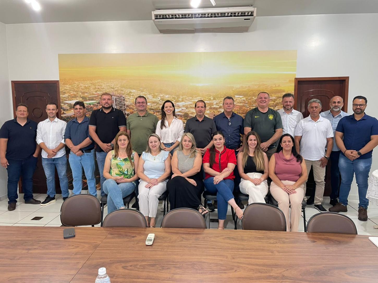 Micheletto apresenta equipe de secretários e integrantes da nova gestão 