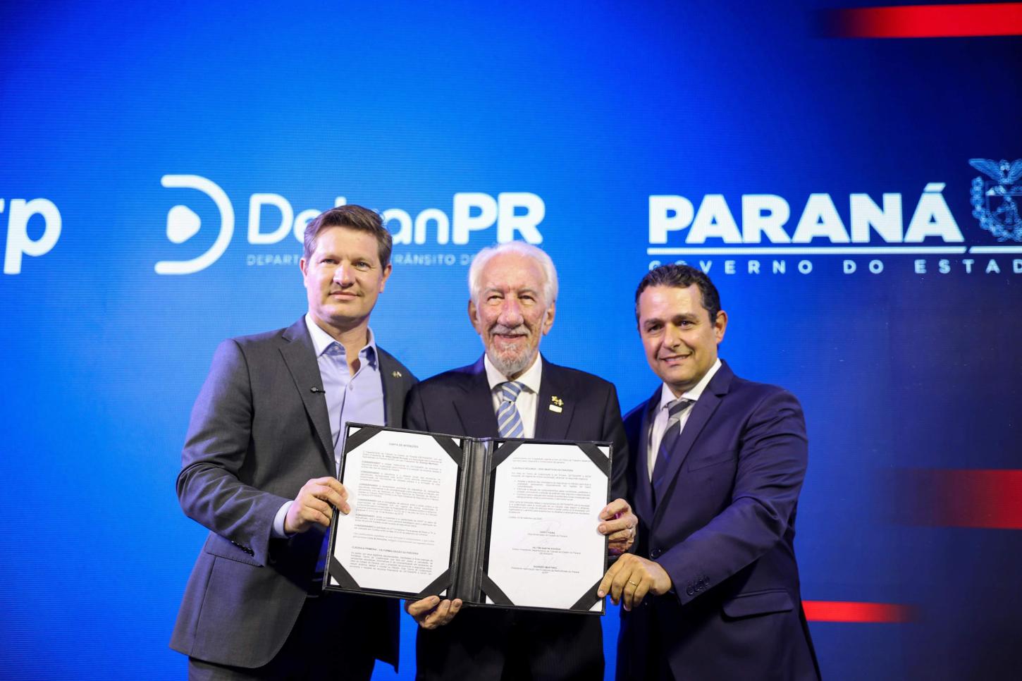 Roveda e Martinez inauguram nova era de cooperação entre DETRAN-PR e AERP