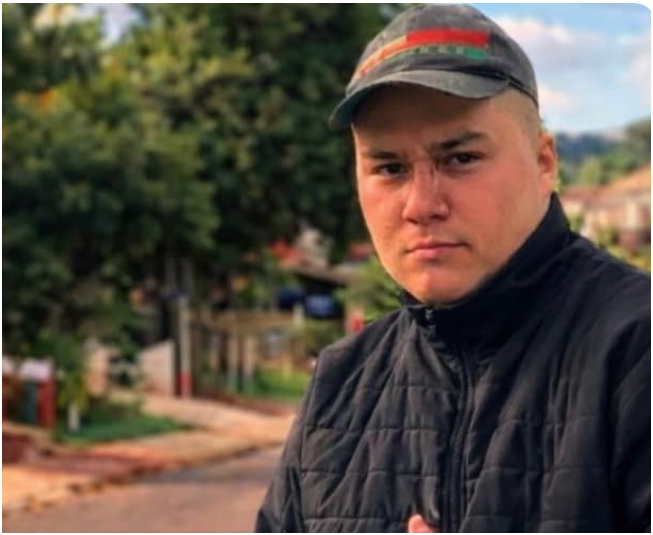 Família angustiada procura pelo jovem de 17 anos que está desaparecido