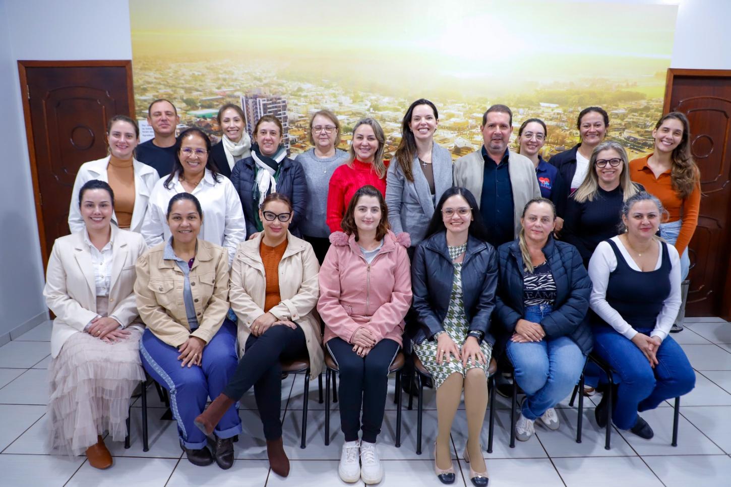 Micheletto fortalece a saúde pública com diálogo e planejamento ao lado da enfermagem