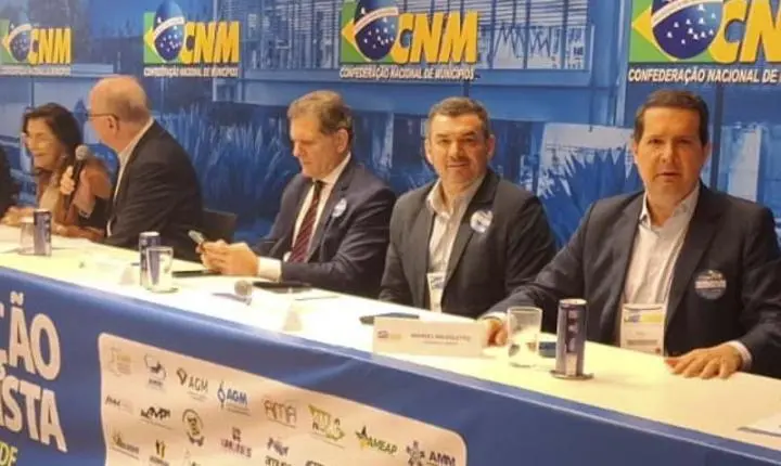 Na Executiva da CNM, presidente Micheletto pede que parlamentares votem, com urgência, projetos de interesse dos municípios para enfrentar as pautas-bomba do Congresso Nacional