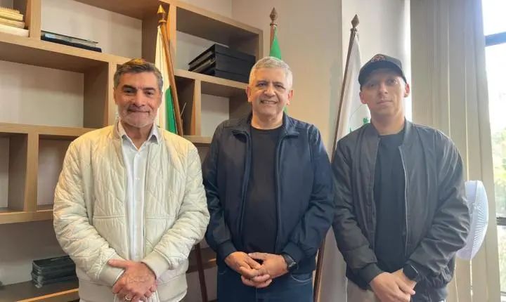 Prefeito de Alto Piquiri, Giovani de Carvalho, visita AMP